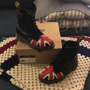 Union Jack 8 Eye Boot